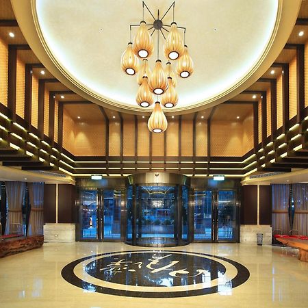 Sun Moon Lake Hotel Ючи Екстериор снимка
