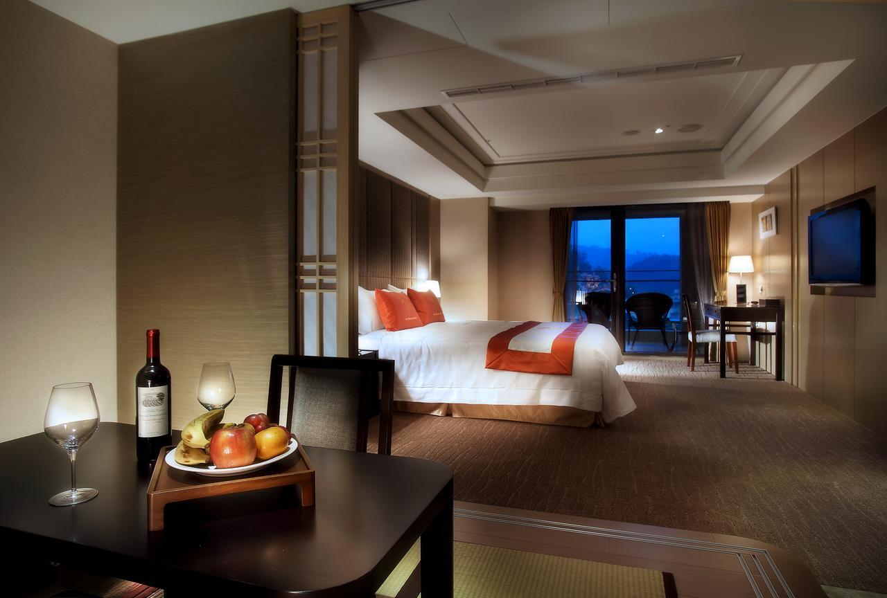 Sun Moon Lake Hotel Ючи Стая снимка