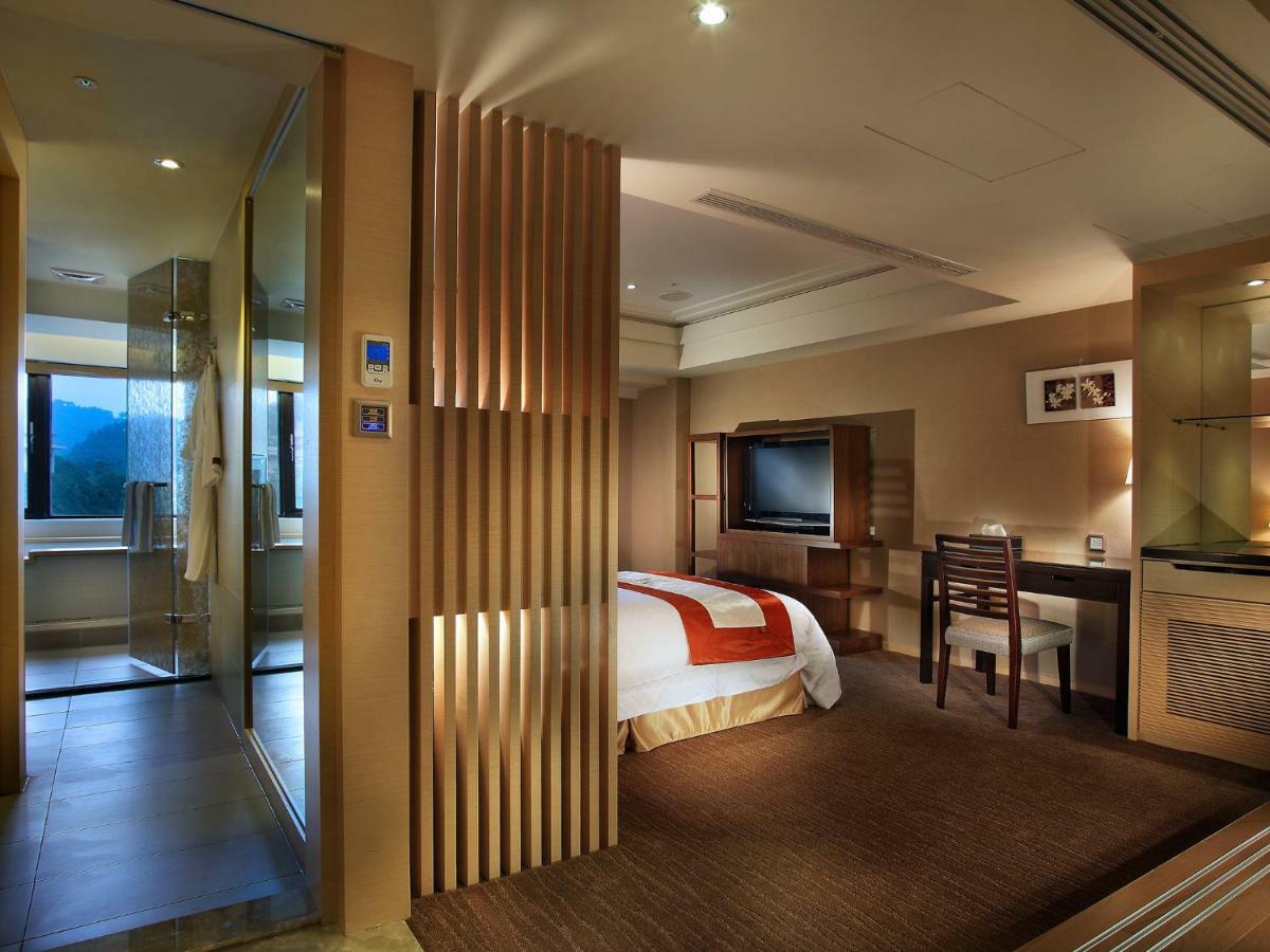Sun Moon Lake Hotel Ючи Екстериор снимка