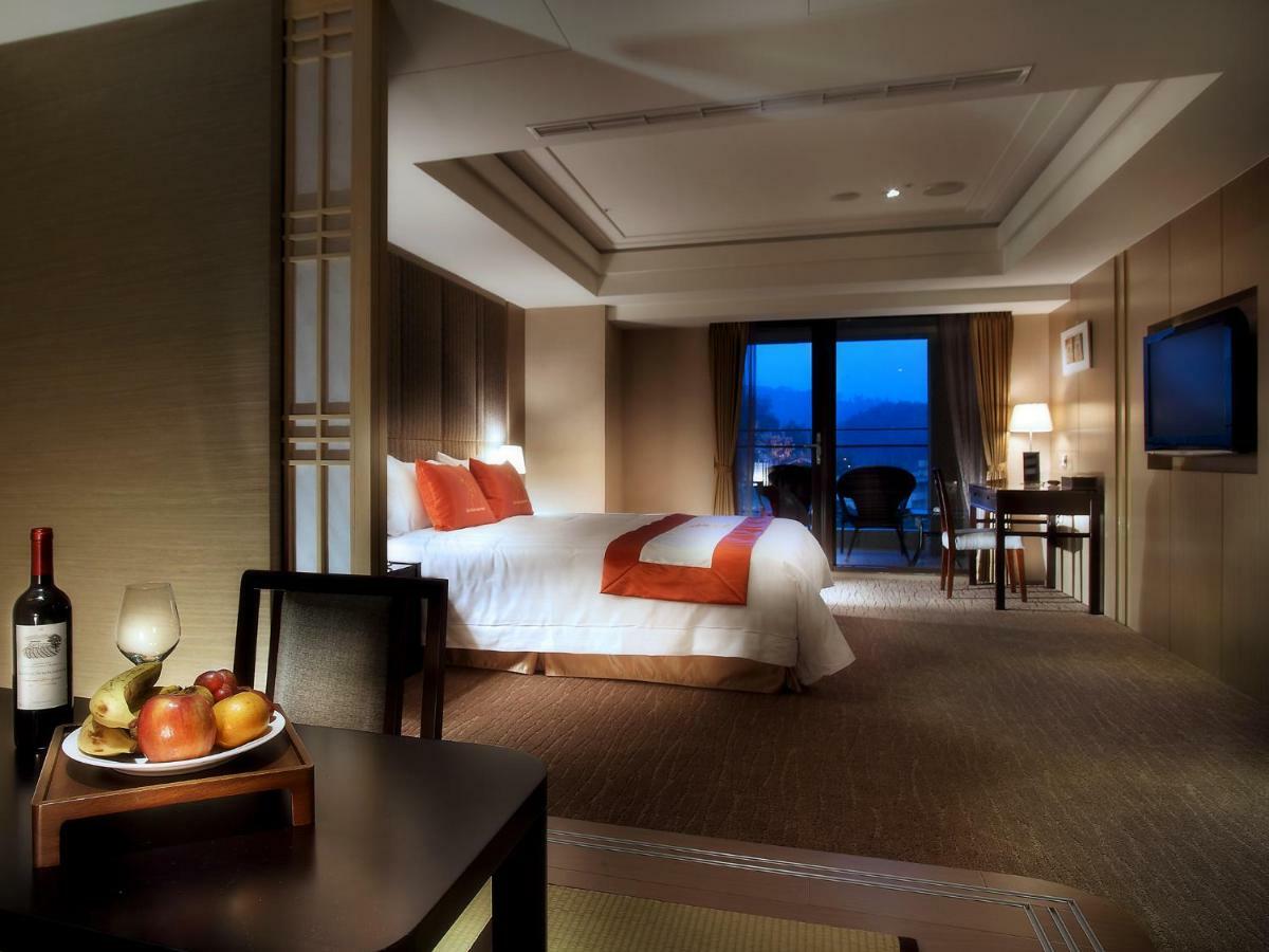 Sun Moon Lake Hotel Ючи Екстериор снимка